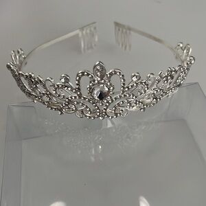 Silver-tone Princess Crown w/Rhinestone Embellishments Women/Teen/Girl